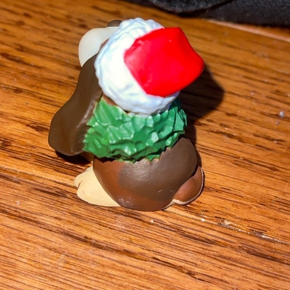 Hallmark Keepsake 1986 Sebastian Dog & Wreath Miniature Christmas - Picture 3 of 5